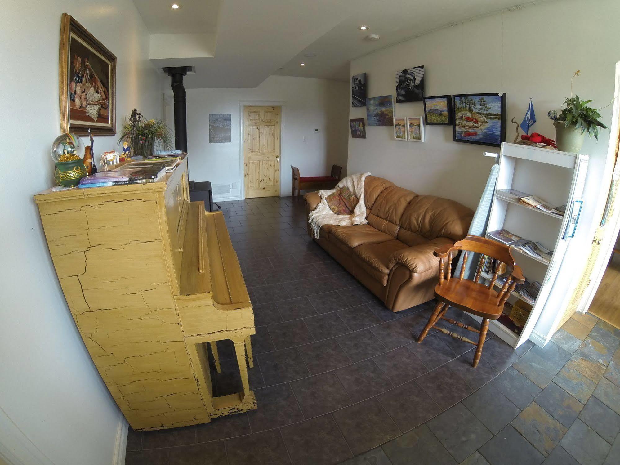 The Fiddle And The Sea Bed And Breakfast Port Hood Extérieur photo